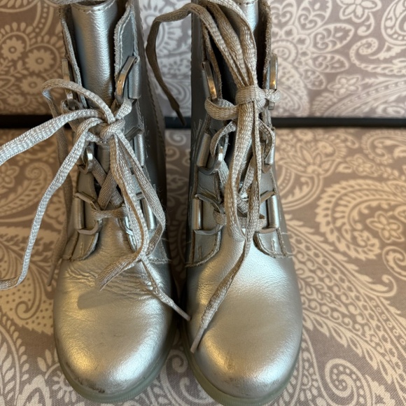 Disney x Sorel Frozen Joan of Arctic Girls Boots Size 2 - Picture 3 of 5